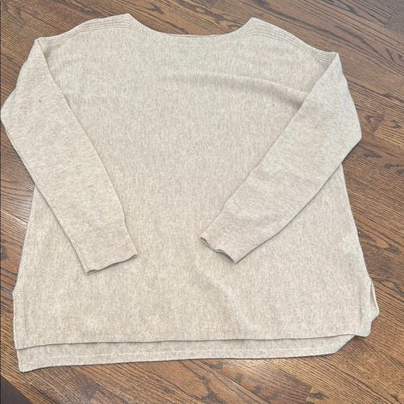 GUC VINCE 100% cashmere boatneck sweater. Size large. Beige/tan Heather color - Picture 1 of 1